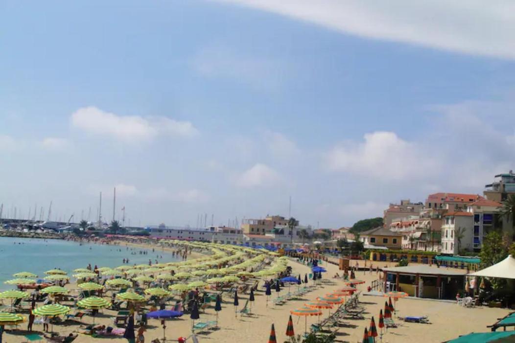 Rosa Centralissimo Sanremo Esterno foto